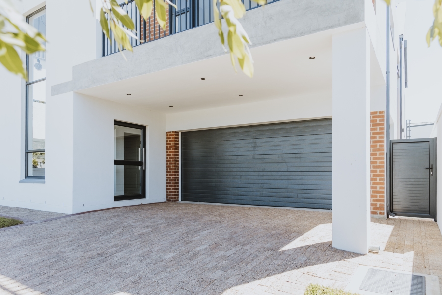 4 Bedroom Property for Sale in Lemoenkloof Western Cape